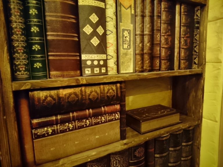 Nox-Escape Mizar magia libreria materie scuola di magia